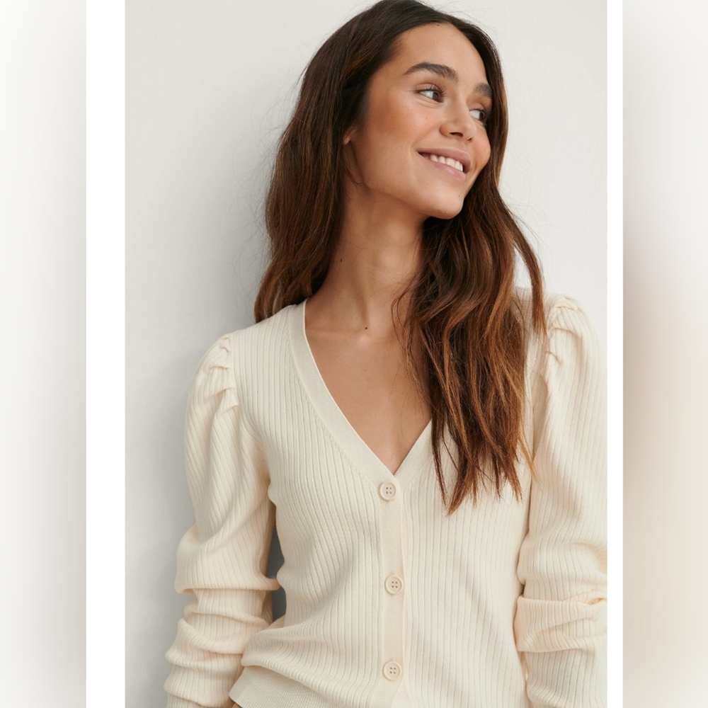 Women's Cream V-Neck Sweater